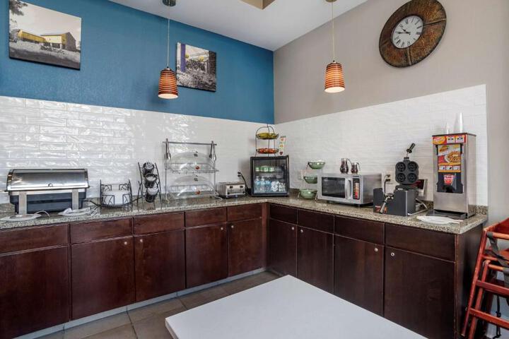 Best Western Plus Philadelphia Airport South at Widener University