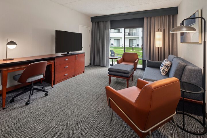 Courtyard Chicago Waukegan Gurnee
