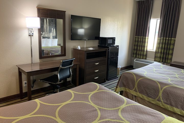 Room 12 of 39