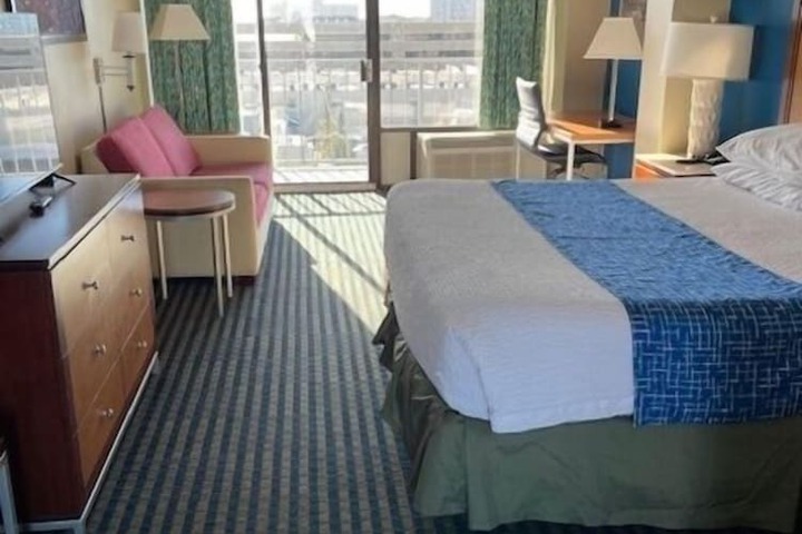 Room 17 of 24