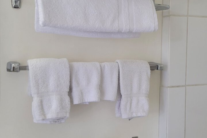 Room 9 of 32