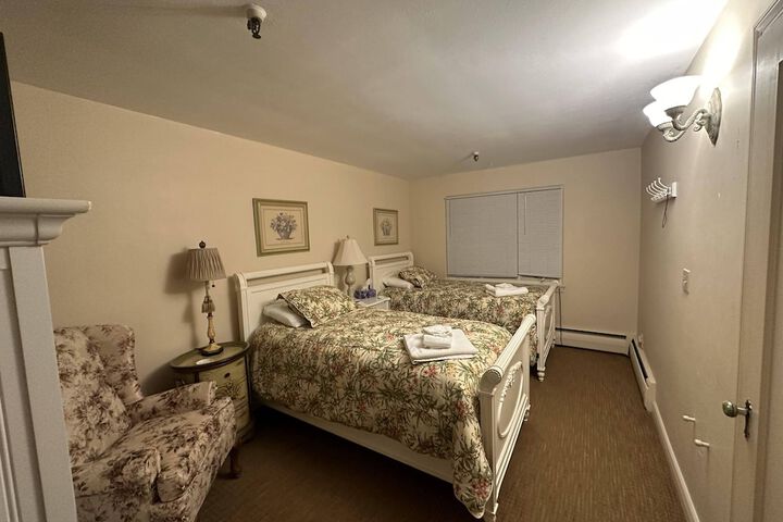 Room 12 of 65