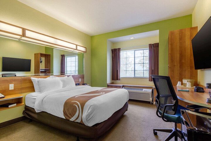 Room 30 of 51