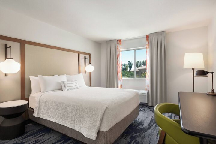 Room 10 of 24