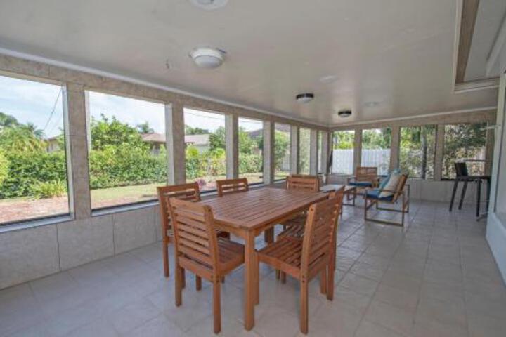 Starfruit Beach House