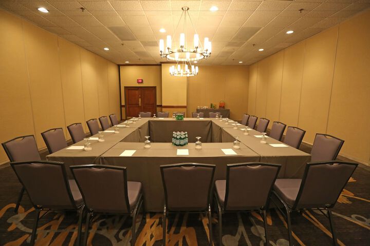 Ballroom/Hall 38 of 44