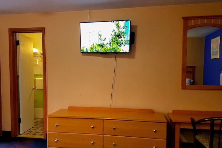 Room 9 of 13