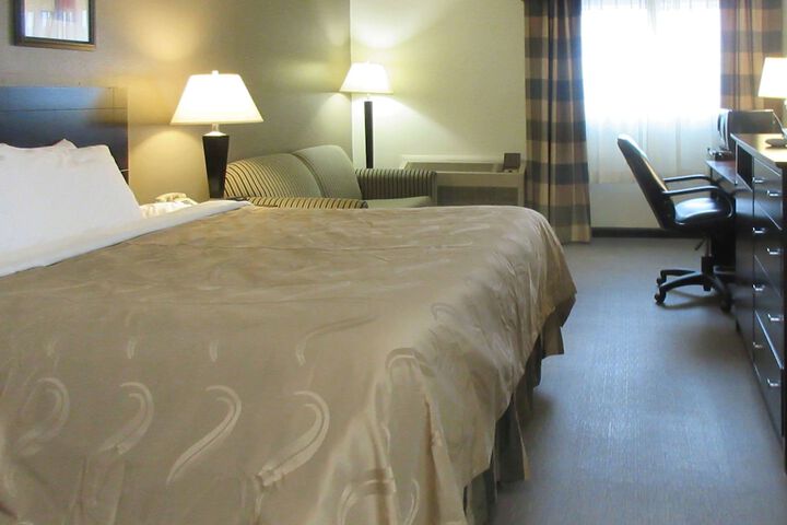 Room 7 of 9
