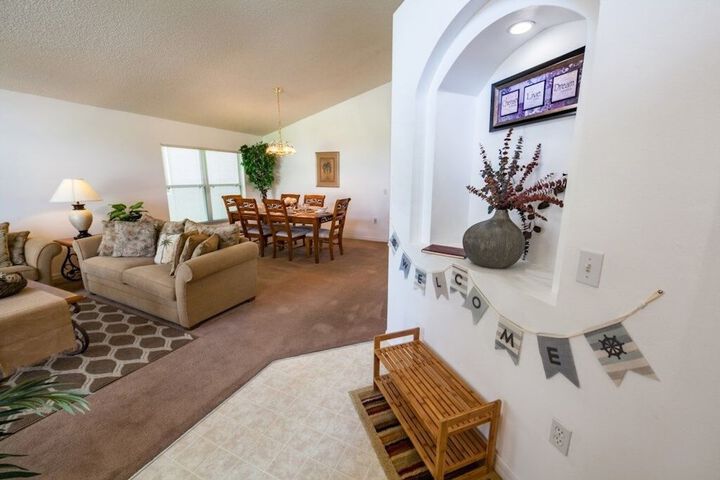 Gated Country Club Private Pool ! 4 Bedroom Home by RedAwning