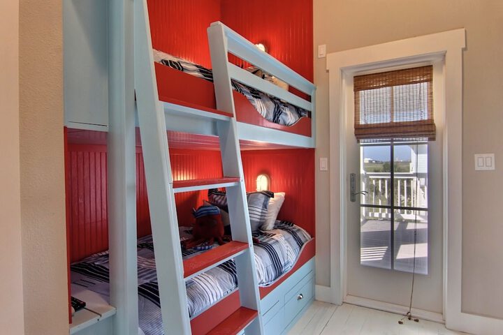 Room 21 of 27