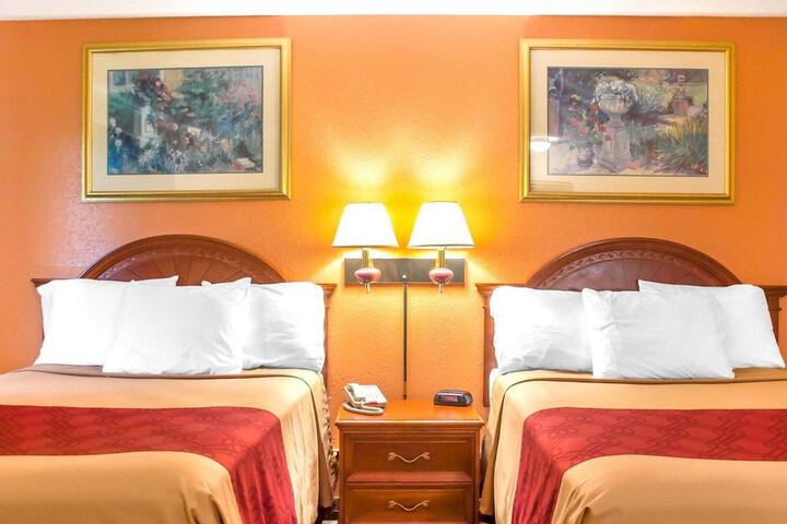 Room 14 of 23