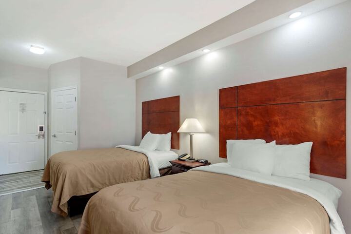 Room 21 of 38