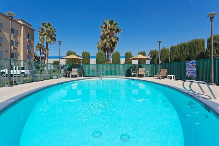 Pool 2 of 18