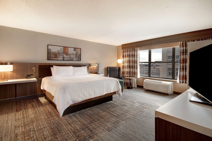 Room 53 of 104