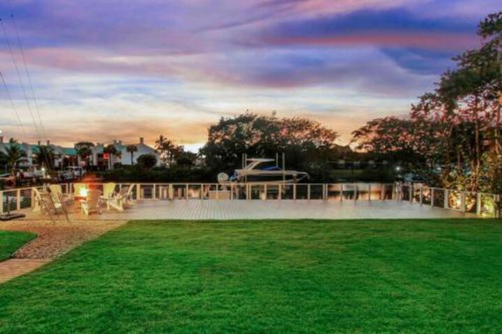 Waterfront Boat Dock and Guesthouse