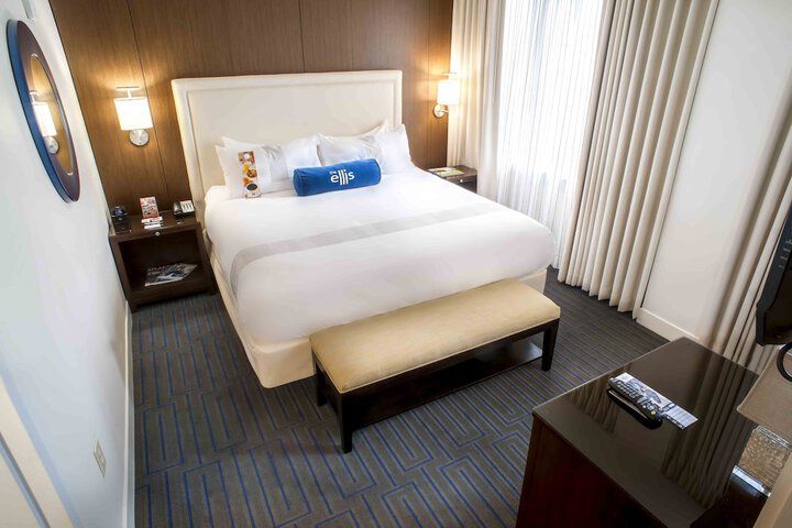 Room 21 of 52