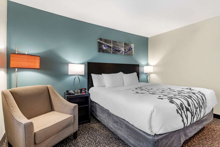 Room 8 of 24