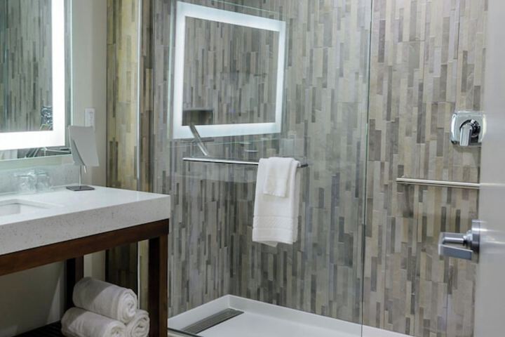 Courtyard by Marriott Lake Jackson