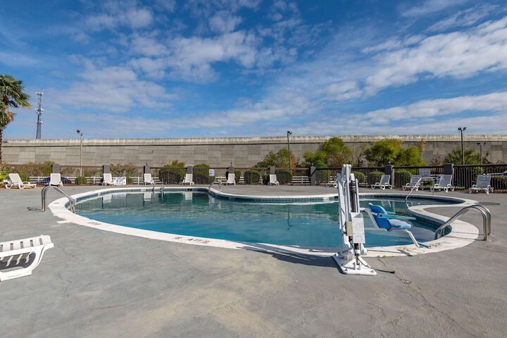 Pool 5 of 39