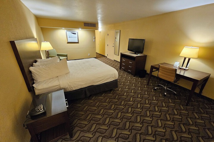 Clarion Inn & Suites Roswell