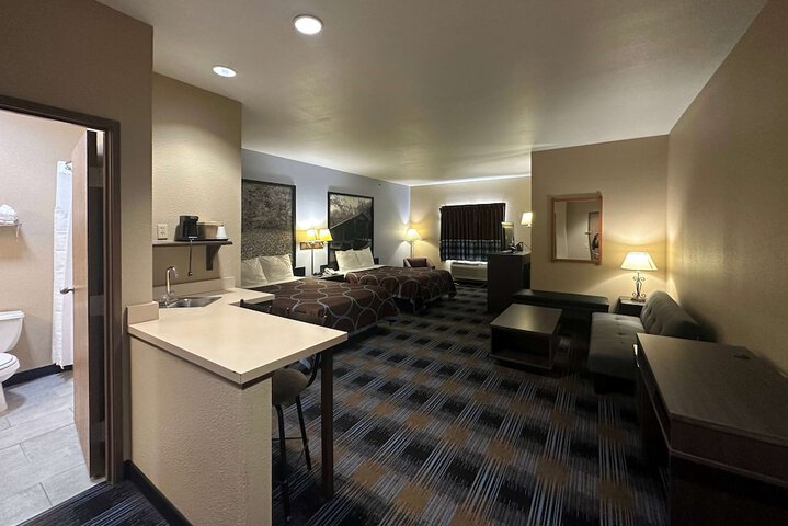 Room 34 of 39