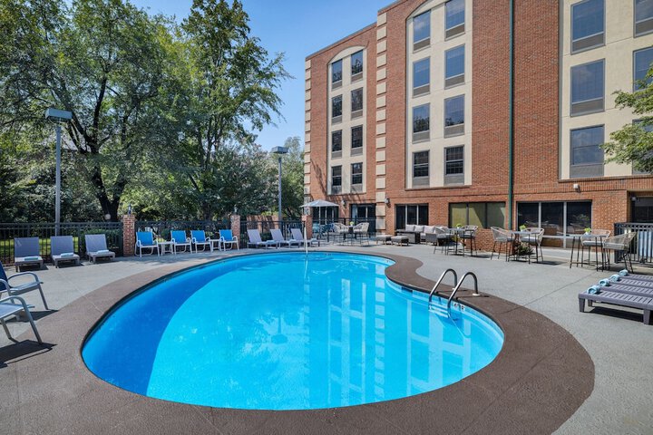 Pool 7 of 60