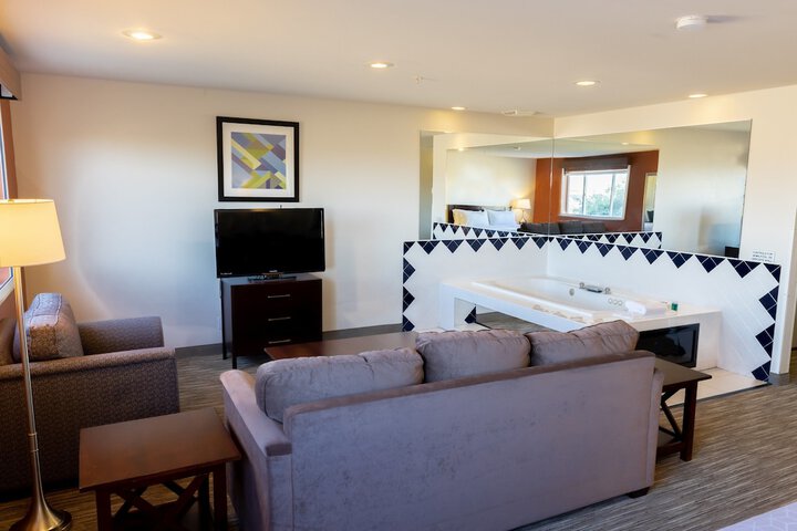 Room 15 of 38