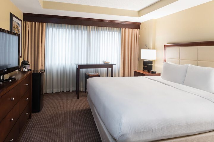 DoubleTree Suites by Hilton Hotel Cincinnati - Blue Ash