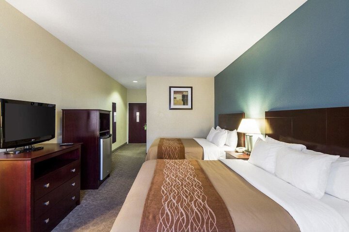 Room 32 of 54