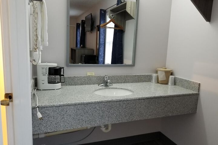 Room 16 of 21