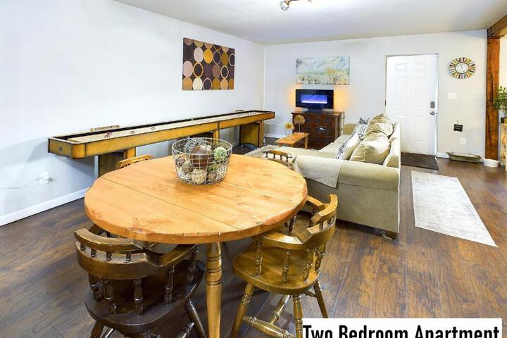 Beautiful Country Apartment AC, Pickleball, Billiards, Playground, Gardens