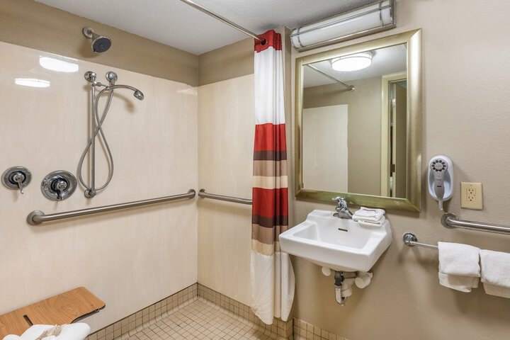 Room 13 of 22