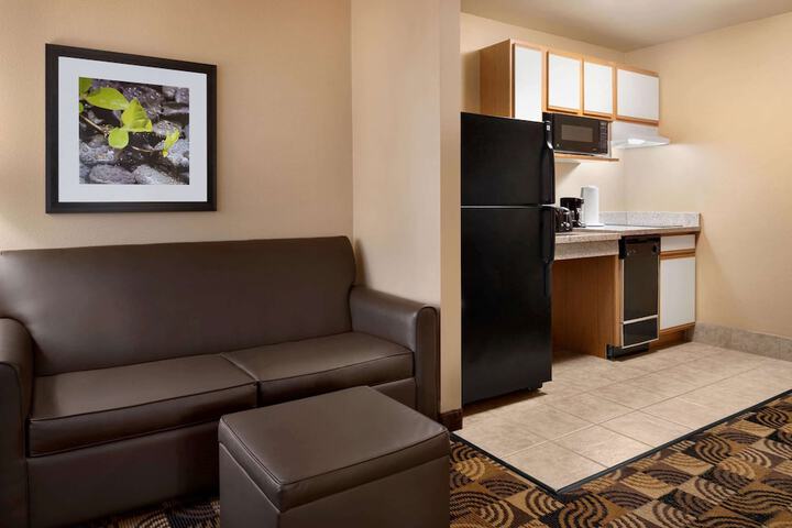Room 12 of 18