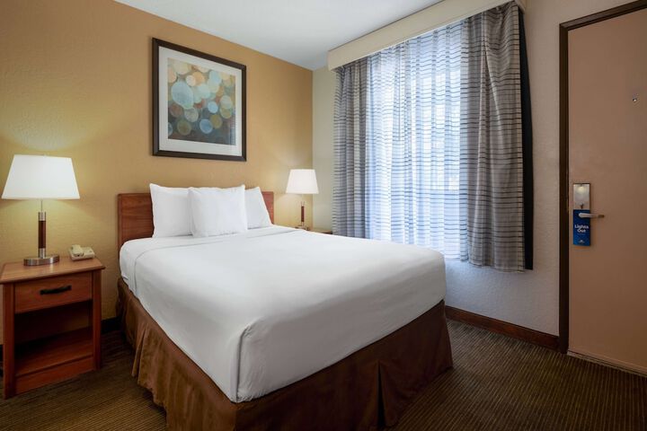 Room 12 of 24