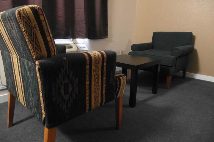 Room 8 of 27