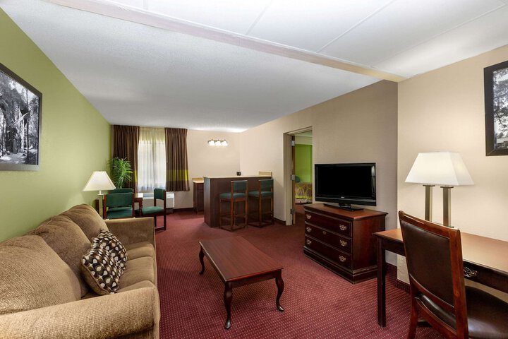 Room 15 of 25