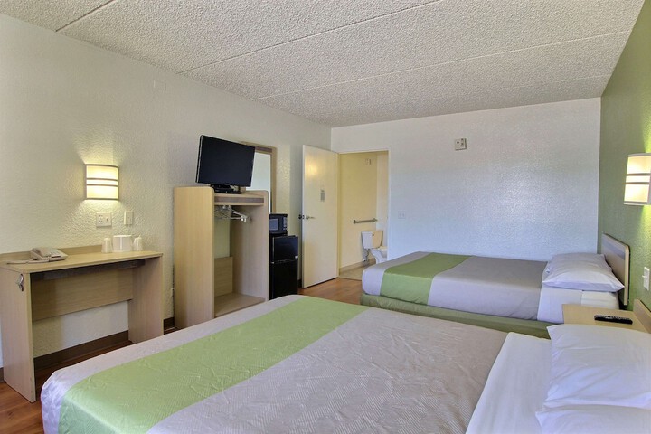 Room 30 of 40