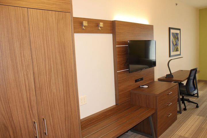 Room 34 of 68