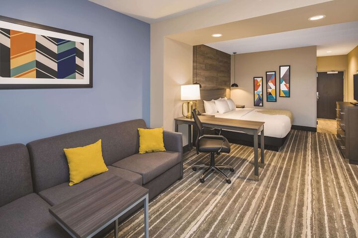 Room 11 of 34