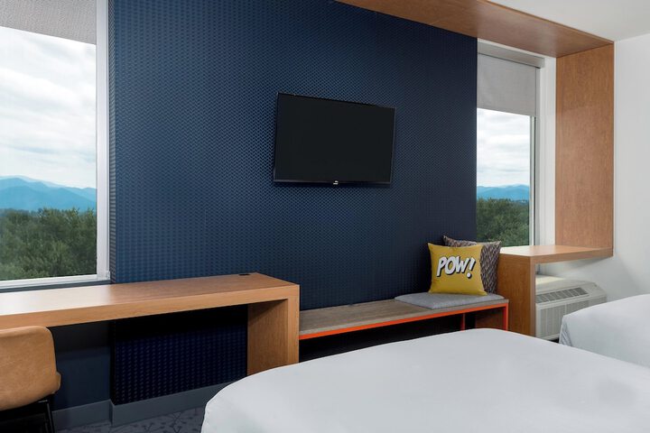 Room 43 of 74