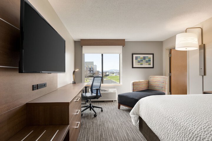 Holiday Inn Express & Suites Oxford by IHG