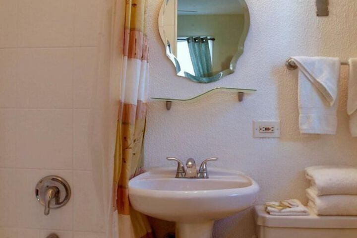 Room 15 of 21