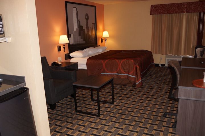 Super 8 by Wyndham Farmers Branch / North Dallas