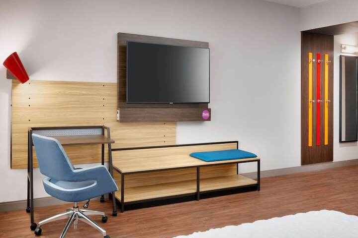 Room 18 of 33