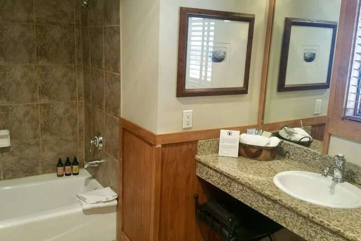 Room 32 of 46