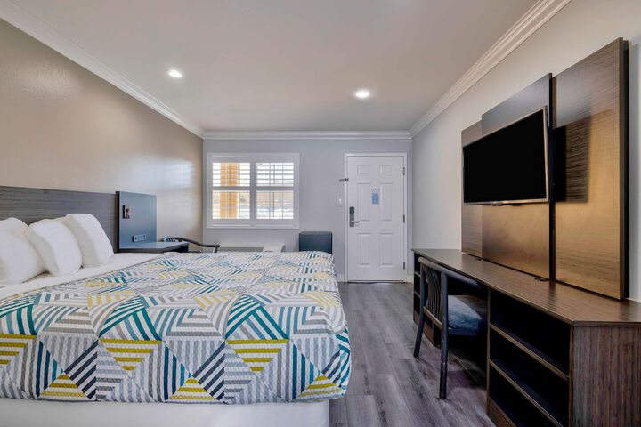 Room 30 of 31