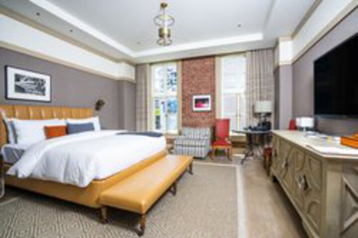 Suite 42 of 105