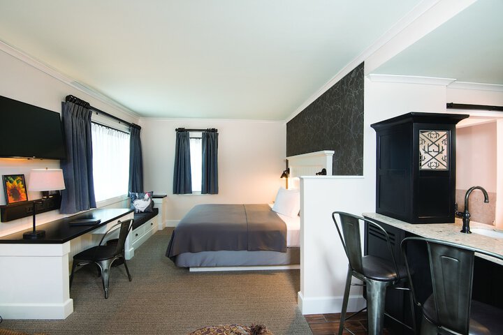 Room 42 of 66