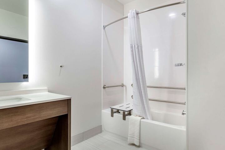 Comfort Suites Cottage Grove – Madison