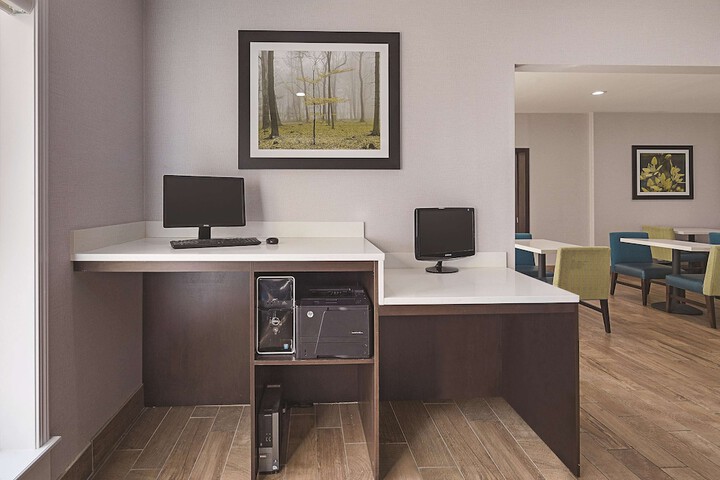 Business Center 40 of 40